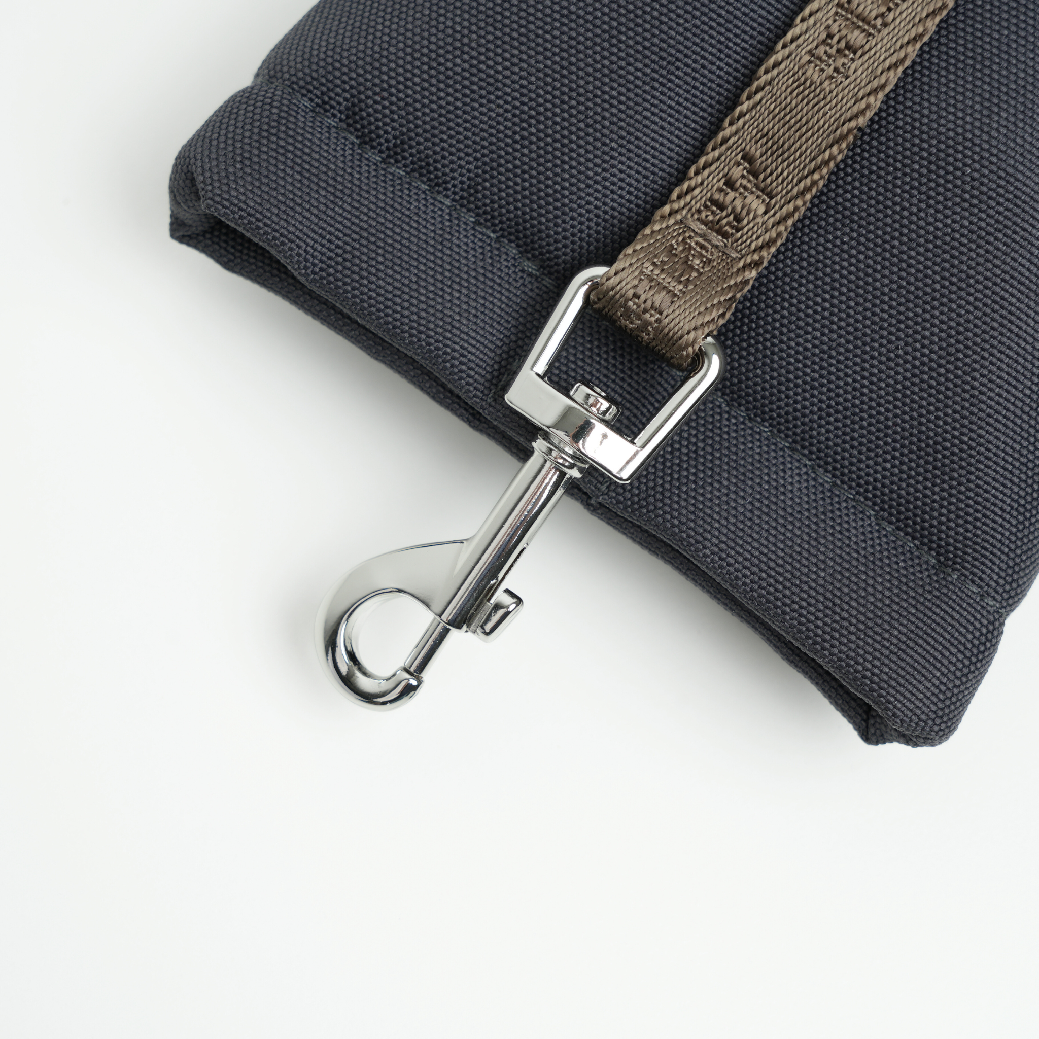 Elma Active Treat Bag w. Waste Bag Holder | Storm