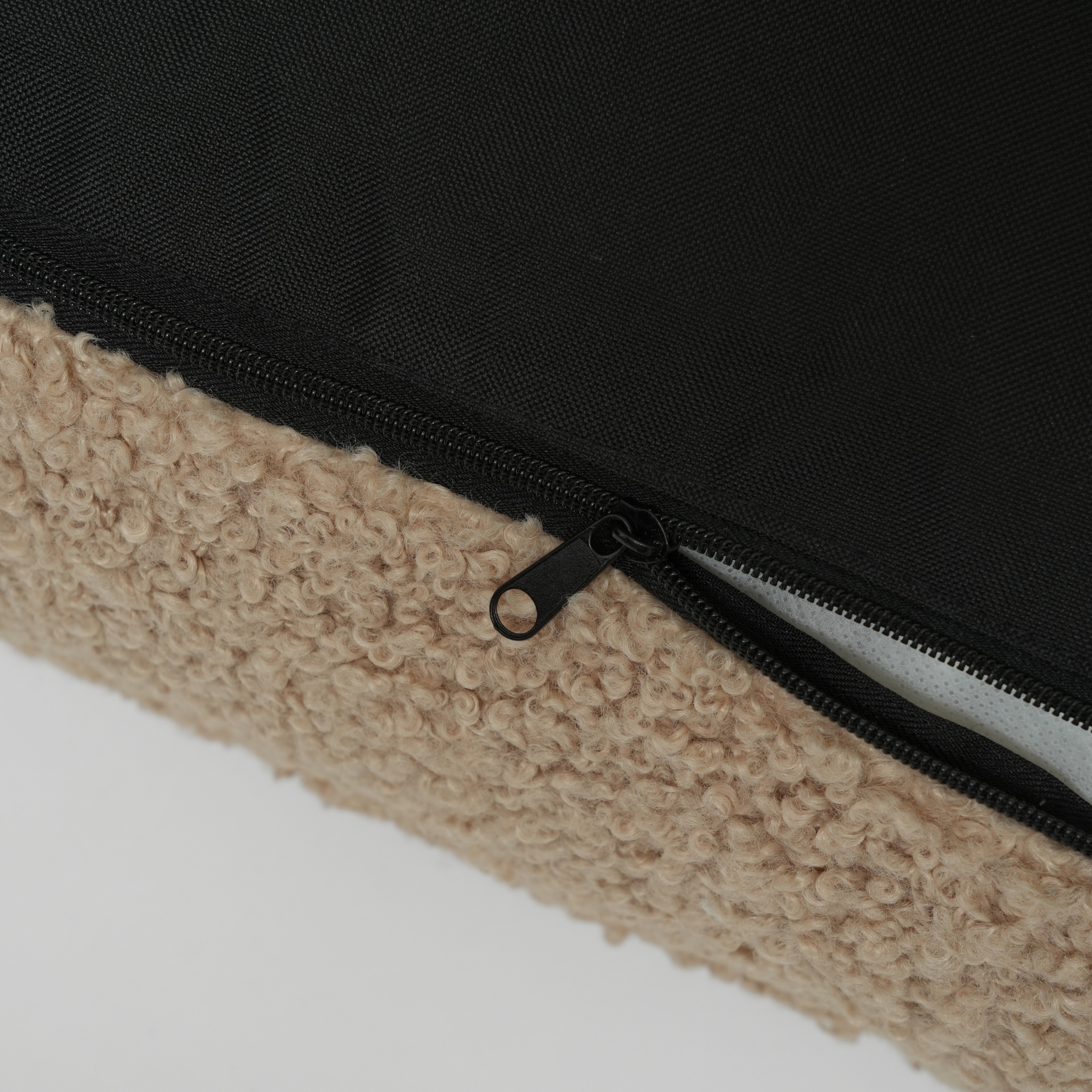 Poduszka dla psa Noor | Piasek kręcony