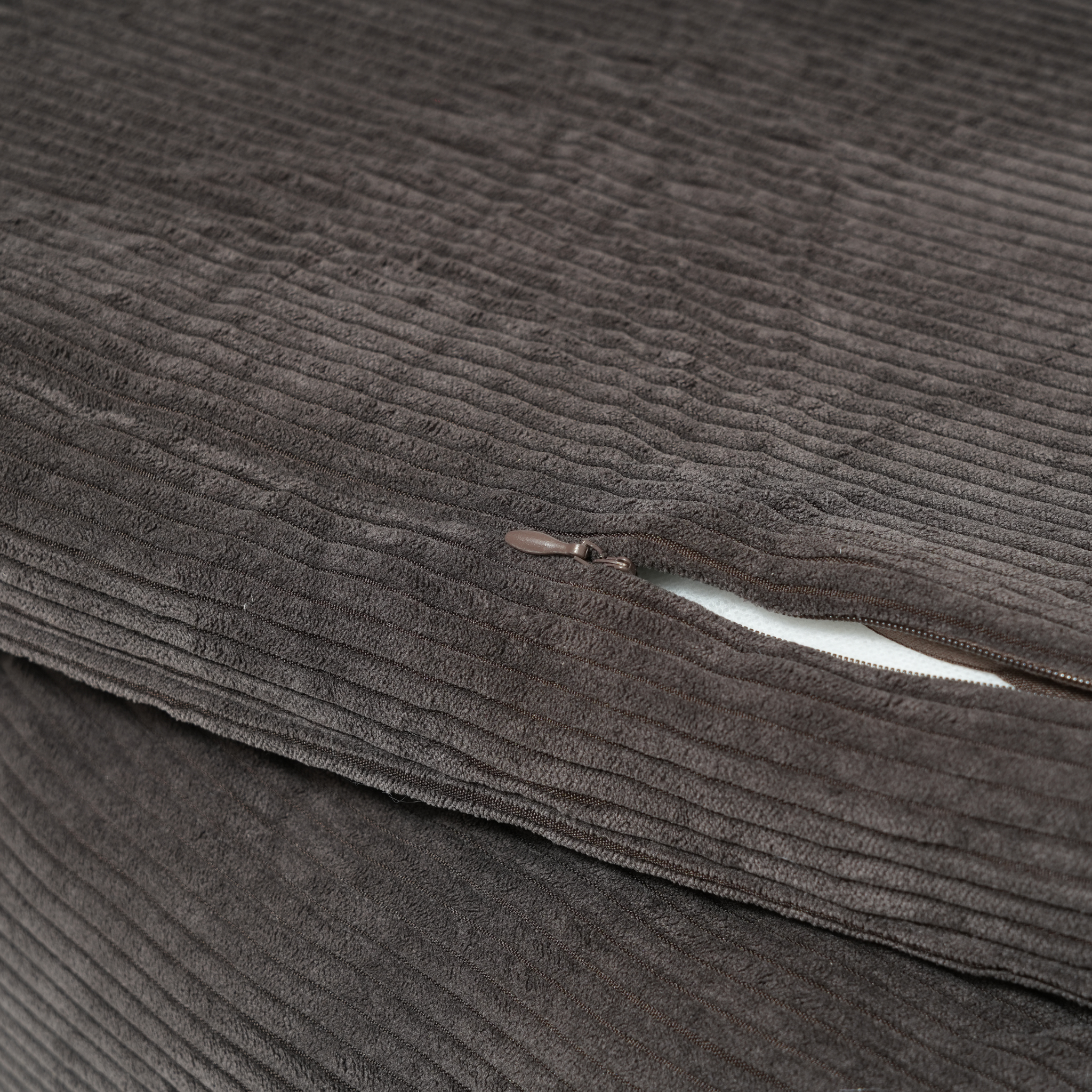 Legowisko dla psa Vera | Sztruks w kolorze ciemnego dębu