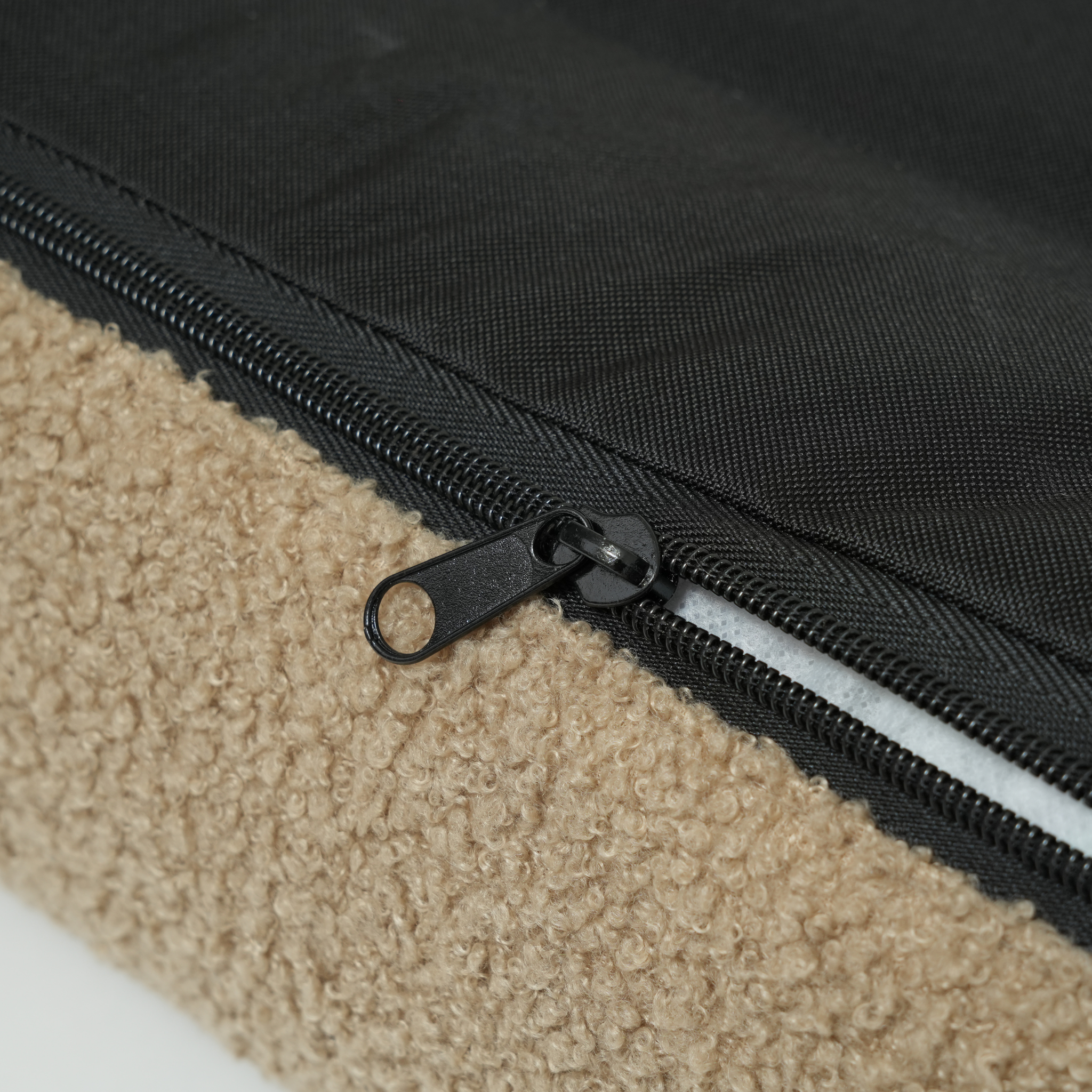 Ortopedyczne legowisko dla psa Karla | Bouclé owsiane