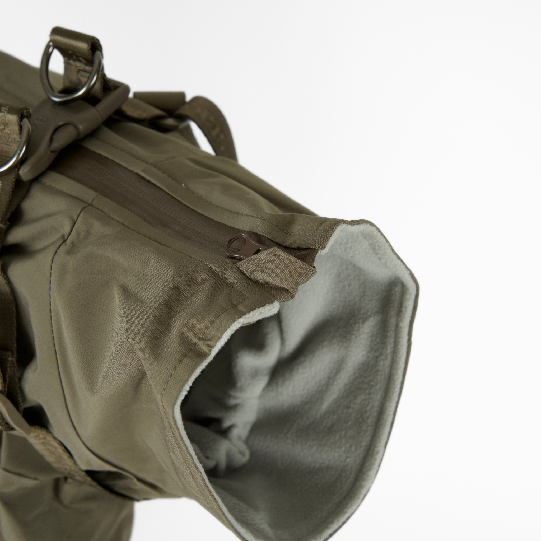 Leva Dog Rain Coat w. Harness | Moss Green