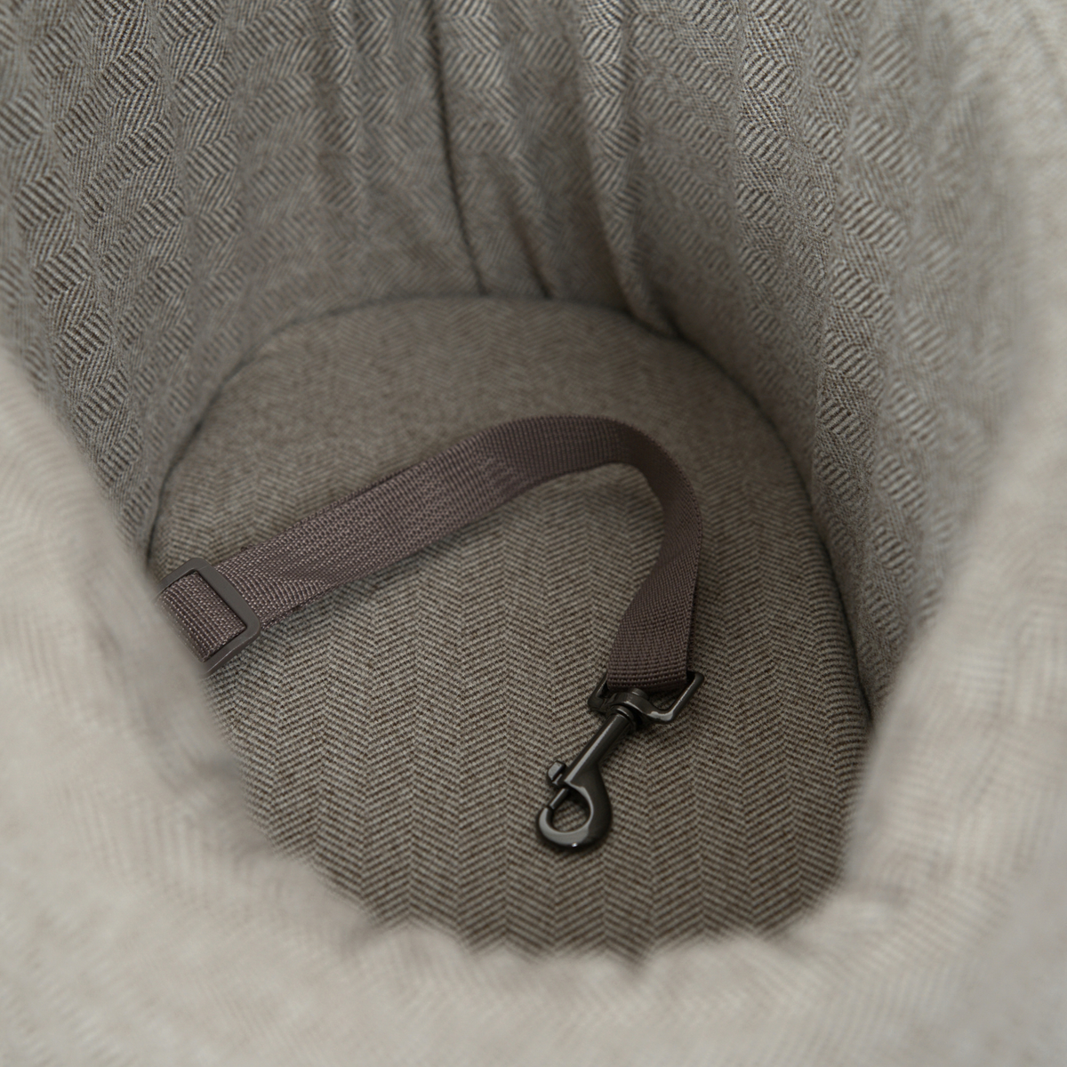 Fotelik samochodowy dla psa Maya 2 w 1 | Herringbone Mocca