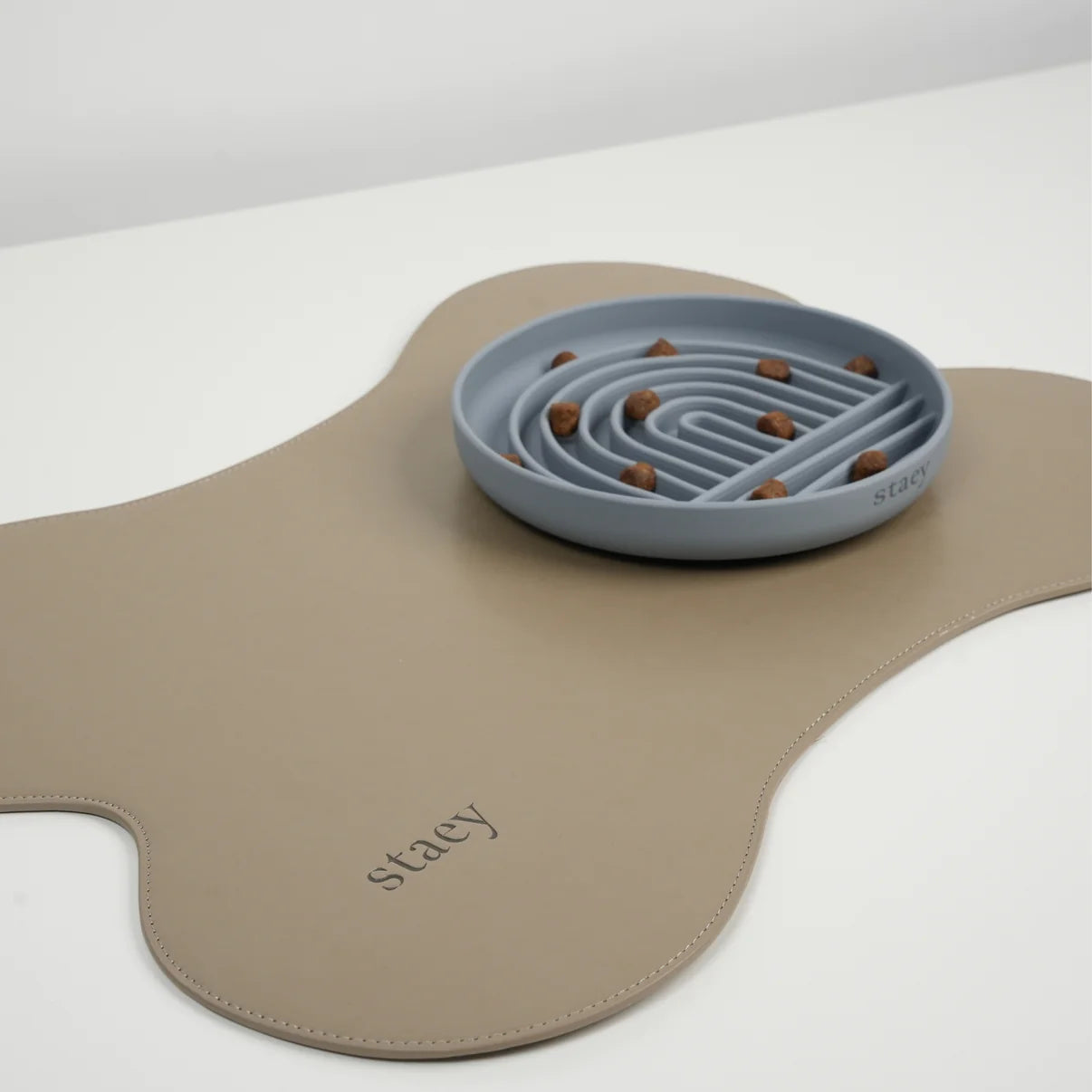 Powolny podajnik | Kamień